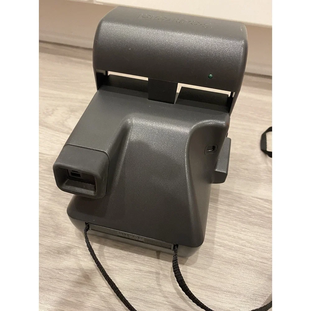 Polaroid‎ One Step 600 Film Instant Camera With Strap Untested
